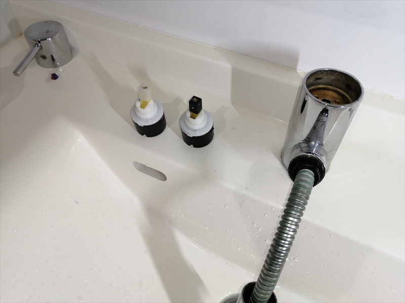 旭川市永山_洗面台蛇口交換作業