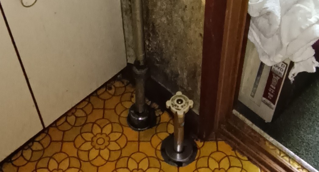 千歳市＿元栓水漏れ