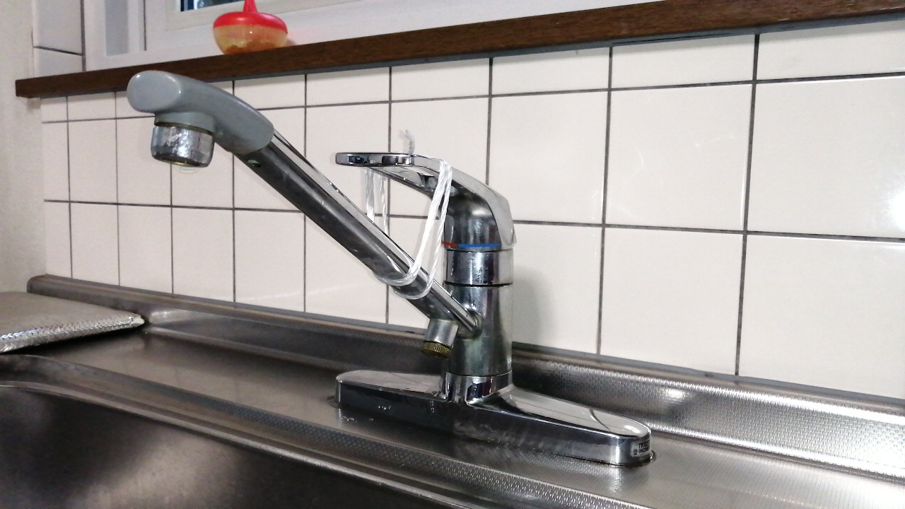 恵庭市_台所蛇口交換作業