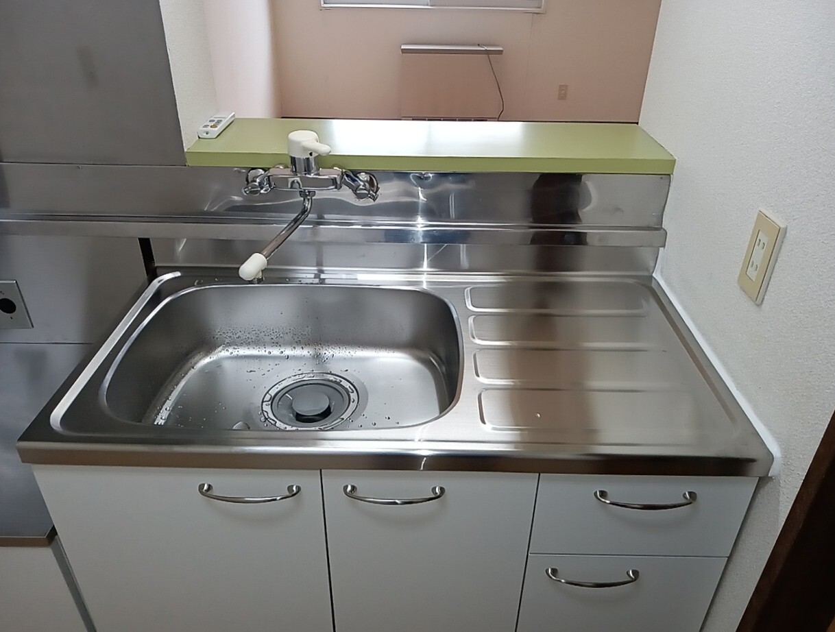 恵庭市島松　水漏れ　キッチン交換