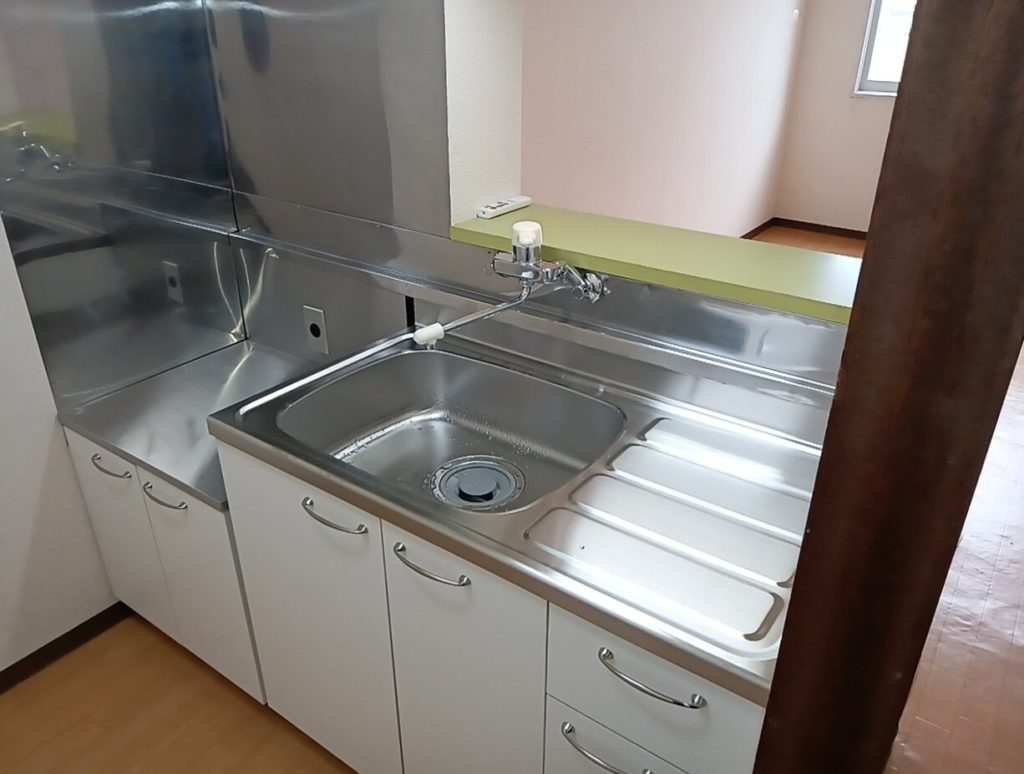 恵庭市島松　水漏れキッチン交換