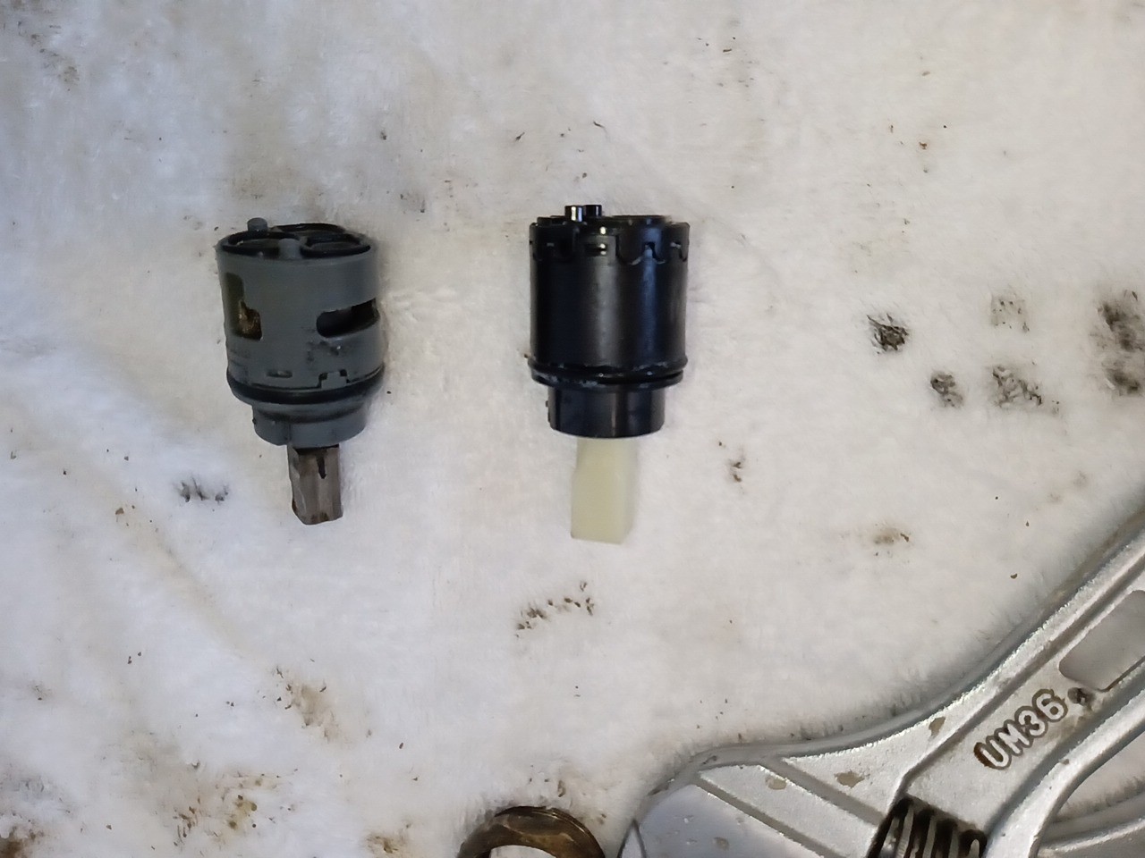 岩見沢市幌向北＿蛇口水もれ