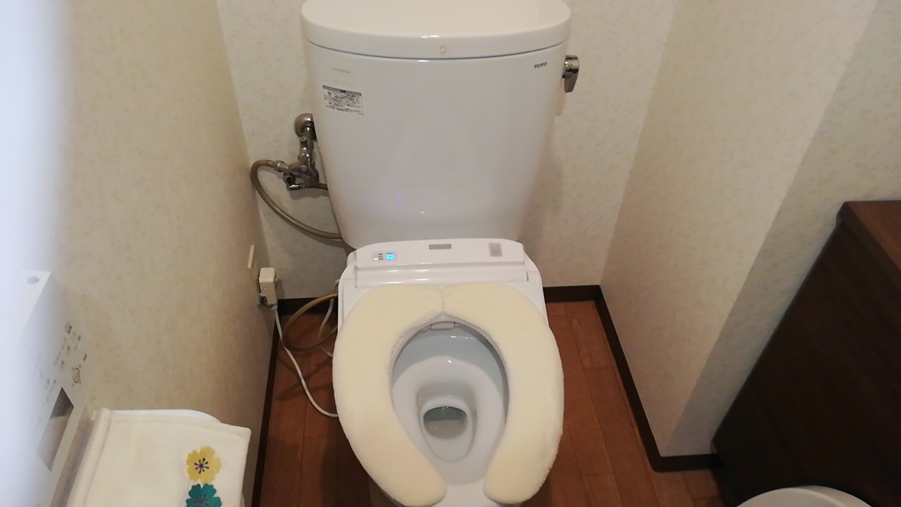 札幌市北区_トイレの蓋取れた